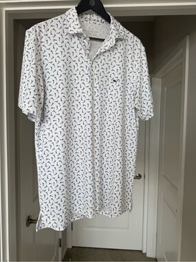Vineyard Vines Performance White Polo with Navy Fish Print-Size Medium